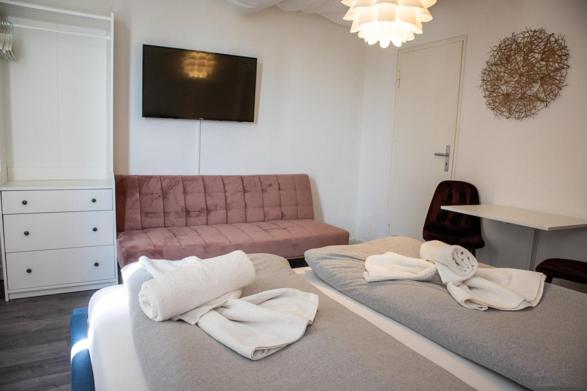 Apartment Fuer 3 Gaeste Mit Kostenlosen Parkplaetzen Und Lift Hannover
